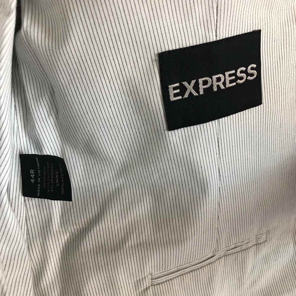 Express suit - Picture 5 of 6